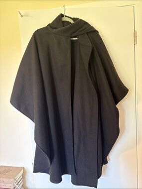 Vintage Black Cape Coat with Drape Collar